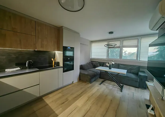 Ilinden, Renovated In Center Appartement *
